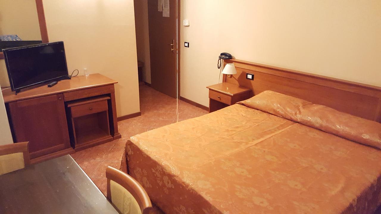 Hotel Ristorante Amalfitana Dello 外观 照片